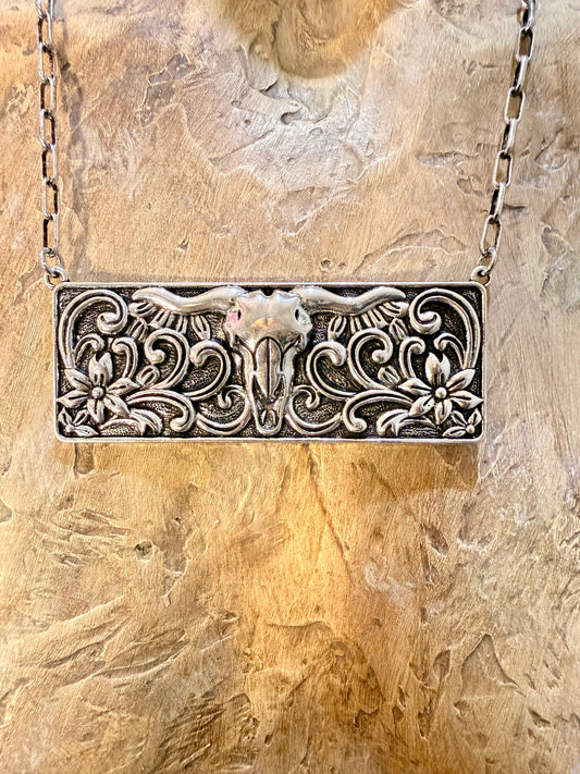 Western Baddie Longhorn Bar Necklace